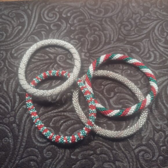 Sashka Co Glass Bead Christmas Colors Bracelets (set of 4) - Picture 2 of 2